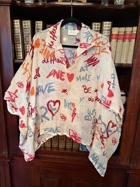 Paper lace O/S. Lightweight Graffiti PrintTop — Red, Blue, Orange on Cream